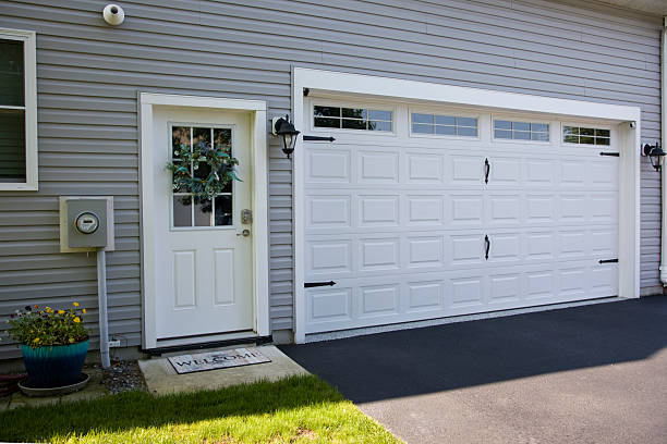 24/7 Emergency Garage Door Panel Replacement experts in Woodmere, LA